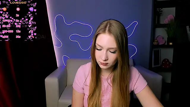 Snapshot of playful_sophie chatting on September 2025 09:19:01 AM playful sophie online show from September 2025 09:19:01 AM