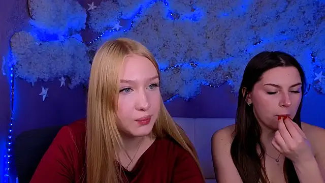 playful sophie online show from March 2026 07:16:01 PM