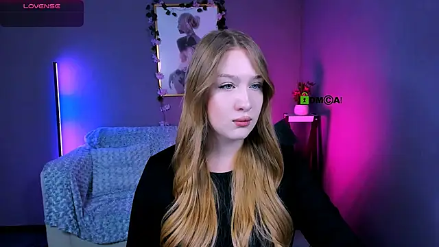 Snapshot of playful_sophie chatting on October 2025 09:37:01 PM playful sophie online show from October 2025 09:37:01 PM
