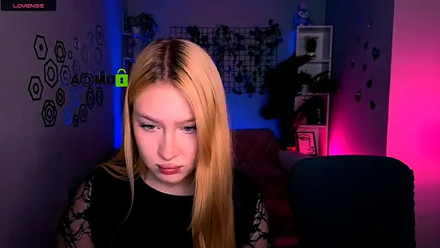 playful sophie online show from June 2026 07:30:02 PM