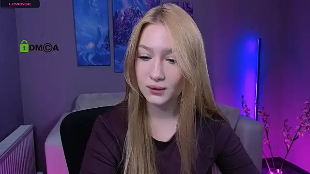 Snapshot of playful_sophie chatting on November 2025 08:24:01 PM playful sophie online show from November 2025 08:24:01 PM