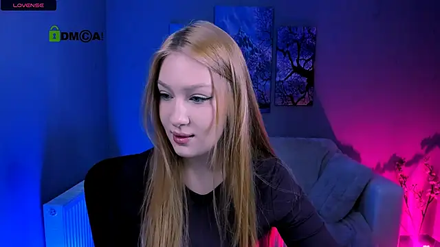 Snapshot of playful_sophie chatting on November 2025 10:37:01 AM playful sophie online show from November 2025 10:37:01 AM