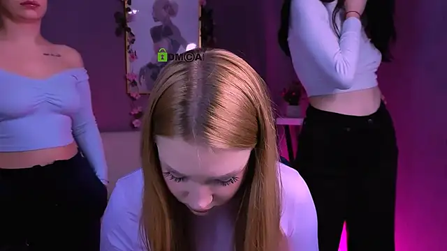 Snapshot of playful_sophie chatting on December 2025 08:08:02 PM playful sophie online show from December 2025 08:08:02 PM