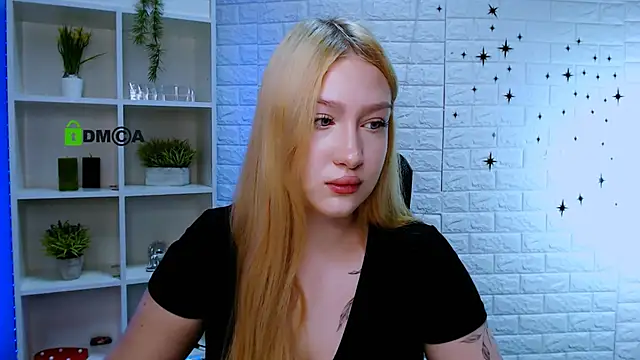 playful sophie online show from June 2026 08:02:01 PM
