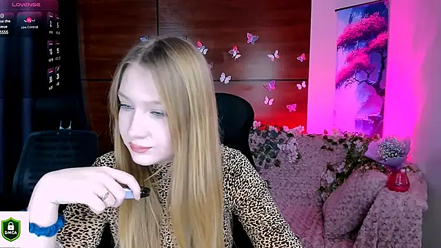 Snapshot of playful_sophie chatting on February 2025 10:13:02 AM playful sophie online show from February 2025 10:13:02 AM
