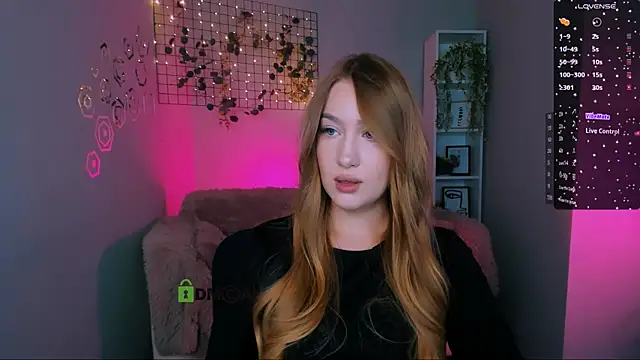 Snapshot of playful_sophie chatting on October 2025 07:28:01 PM playful sophie online show from October 2025 07:28:01 PM