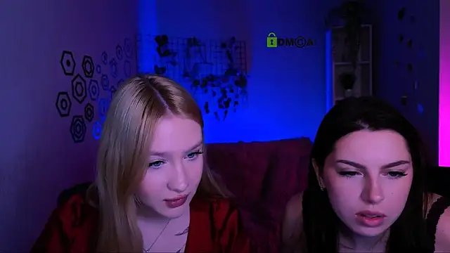 playful sophie online show from April 2026 08:00:01 PM