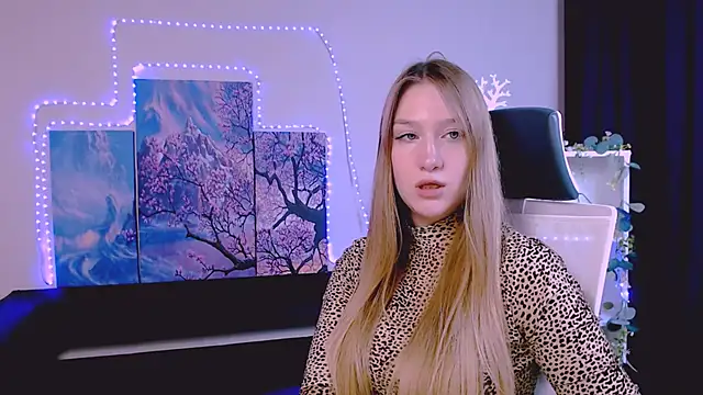 Snapshot of playful_sophie chatting on February 2025 03:45:01 AM playful sophie online show from February 2025 03:45:01 AM