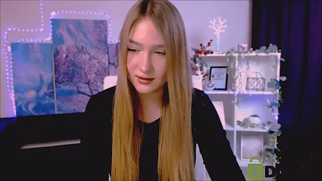 Snapshot of playful_sophie chatting on February 2025 09:03:02 PM playful sophie online show from February 2025 09:03:02 PM