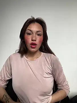 Snapshot of eriika_deep_ chatting on February 2025 01:32:01 PM eriika deep online show from February 2025 01:32:01 PM