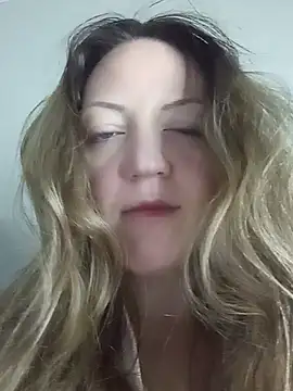 KattyLuuu online show from May 2026 11:58:02 PM