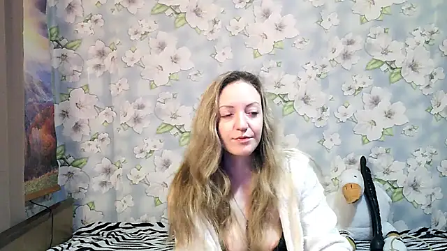 Snapshot of KattyLuuu chatting on October 2025 08:31:01 PM KattyLuuu online show from October 2025 08:31:01 PM