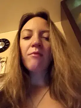 KattyLuuu online show from February 2026 09:58:01 PM