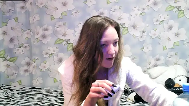 Snapshot of KattyLuuu chatting on February 2025 03:43:01 AM KattyLuuu online show from February 2025 03:43:01 AM