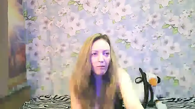 Snapshot of KattyLuuu chatting on September 2025 08:52:01 PM KattyLuuu online show from September 2025 08:52:01 PM