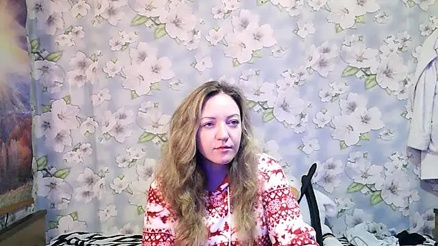 KattyLuuu online show from November 2025 05:28:01 PM