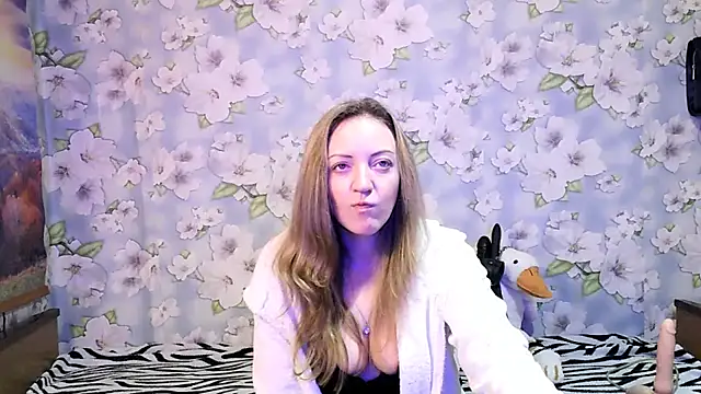 Snapshot of KattyLuuu chatting on September 2025 08:25:01 PM KattyLuuu online show from September 2025 08:25:01 PM
