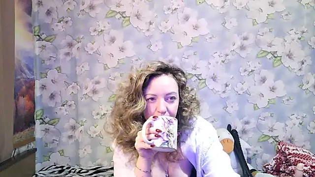 KattyLuuu online show from November 2025 09:08:01 PM