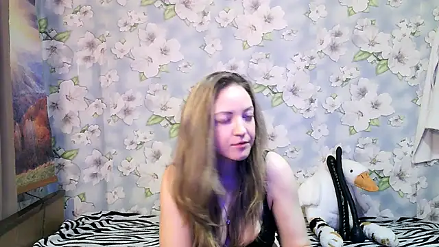 Snapshot of KattyLuuu chatting on October 2025 09:04:02 PM KattyLuuu online show from October 2025 09:04:02 PM