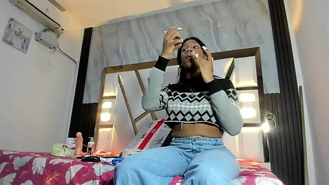 amber diior online show from September 2025 01:45:02 AM