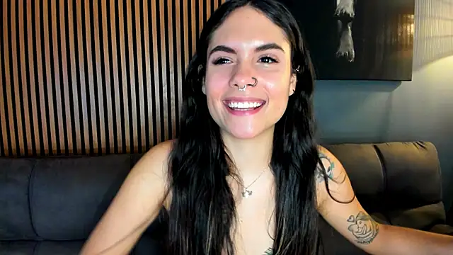 Gaby Ferrer online show from October 2025 01:41:02 PM