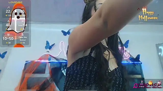 Roxan Fox- online show from October 2025 03:29:02 AM