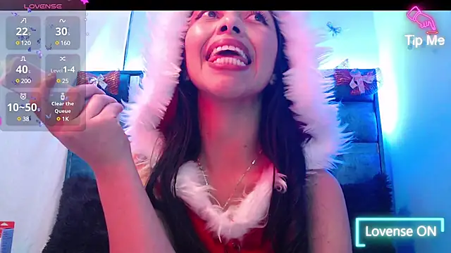 Snapshot of Roxan_Fox- chatting on December 2024 10:37:02 AM Roxan Fox- online show from December 2024 10:37:02 AM