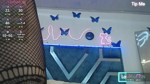 Snapshot of Roxan_Fox- chatting on September 2025 01:57:01 AM Roxan Fox- online show from September 2025 01:57:01 AM