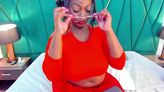 Snapshot of Tamara_Myller chatting on March 2025 03:36:02 PM Tamara Myller online show from March 2025 03:36:02 PM