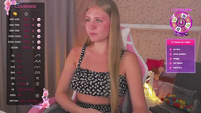 Miss Esmiie online show from January 2025 06:21:01 PM