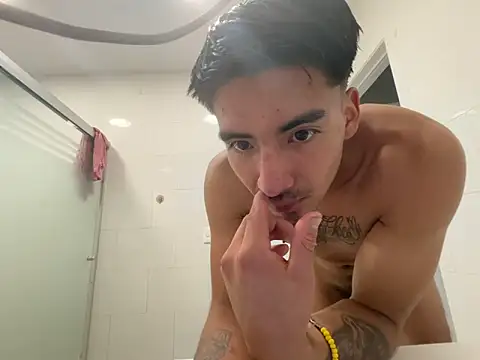 Snapshot of GIOOOO568 chatting on October 2025 03:49:02 AM GIOOOO568 online show from October 2025 03:49:02 AM