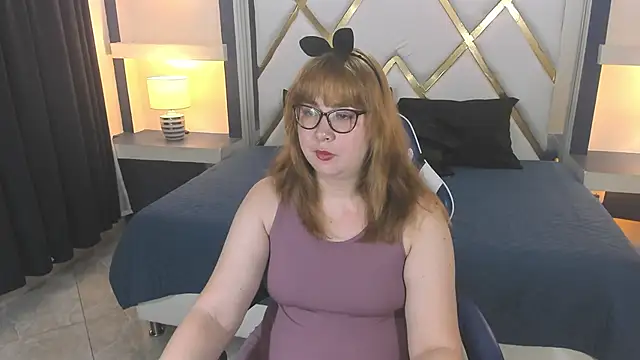 chloe prg online show from December 2025 01:38:02 PM