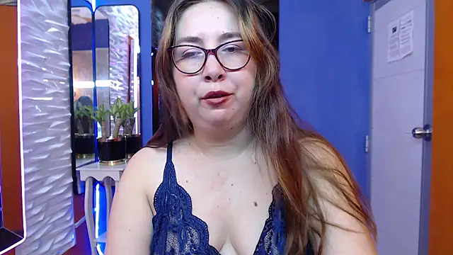 chloe prg online show from February 2025 01:11:01 PM