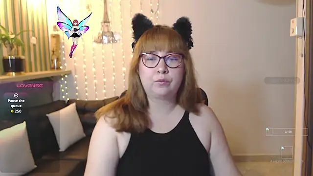 Snapshot of chloe_prg chatting on November 2025 01:10:01 PM chloe prg online show from November 2025 01:10:01 PM