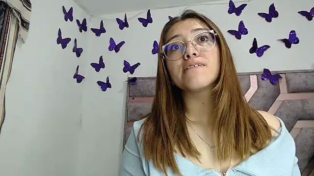 Snapshot of Anny_Fox- chatting on December 2025 03:49:02 AM Anny Fox- online show from December 2025 03:49:02 AM