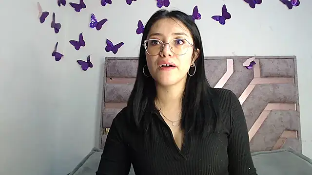Snapshot of Anny_Fox- chatting on June 2026 04:07:01 AM Anny Fox- online show from June 2026 04:07:01 AM