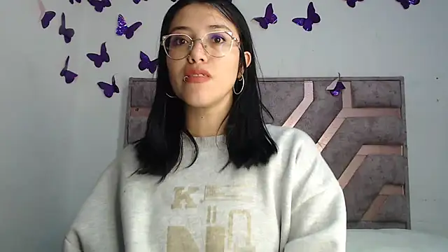 Snapshot of Anny_Fox- chatting on June 2026 04:03:01 AM Anny Fox- online show from June 2026 04:03:01 AM