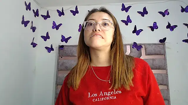 Snapshot of Anny_Fox- chatting on December 2025 03:18:02 AM Anny Fox- online show from December 2025 03:18:02 AM