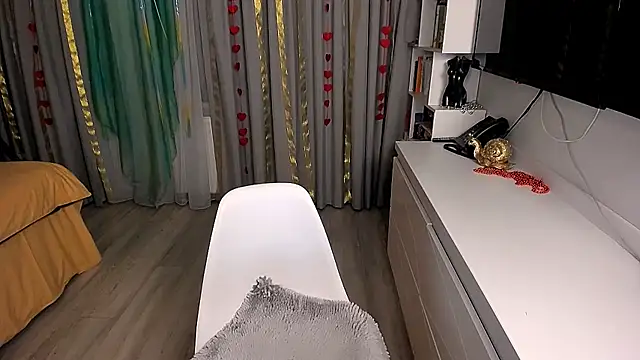 Fire-Fox-One online show from March 2026 09:51:01 PM