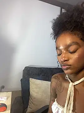 Snapshot of Zizi-campbel chatting on March 2025 12:02:02 PM Zizi-campbel online show from March 2025 12:02:02 PM