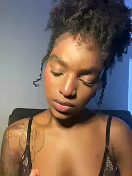 Snapshot of Zizi-campbel chatting on February 2025 12:28:01 AM Zizi-campbel online show from February 2025 12:28:01 AM