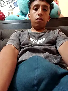 Snapshot of Alex-col chatting on November 2025 07:50:02 PM Alex-col online show from November 2025 07:50:02 PM