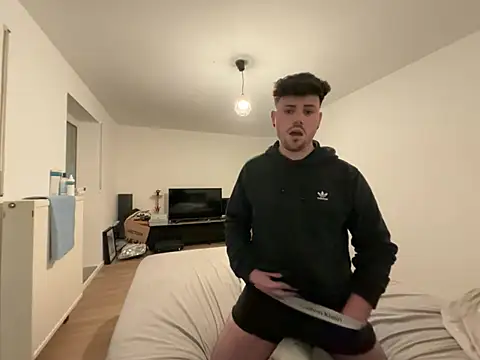 gayboooy nrw online show from April 2026 09:32:01 PM