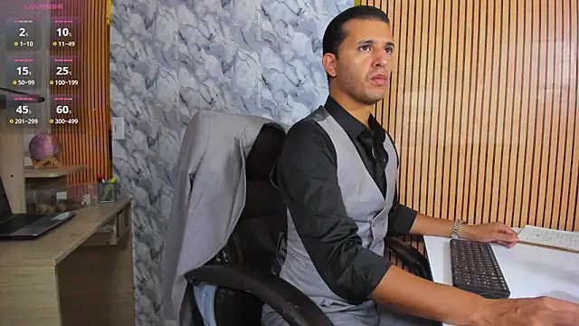 Hideintheoffice online show from April 2026 12:09:01 PM