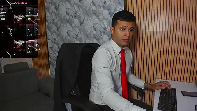 Hideintheoffice online show from December 2025 11:37:01 AM