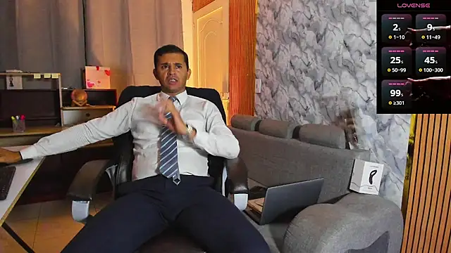 Hideintheoffice online show from February 2026 04:34:01 AM