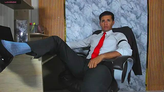 Hideintheoffice online show from June 2026 03:37:01 AM