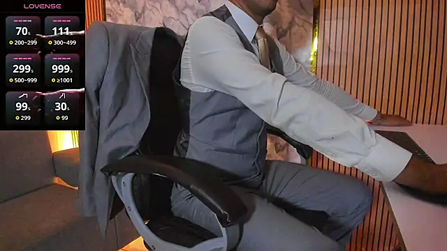 Snapshot of Hideintheoffice chatting on October 2025 01:48:01 AM Hideintheoffice online show from October 2025 01:48:01 AM