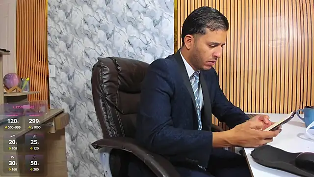 Hideintheoffice online show from March 2026 12:50:02 PM