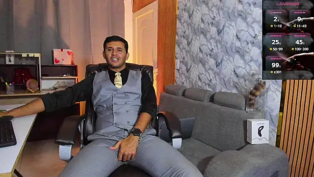 Hideintheoffice online show from February 2026 05:18:01 AM